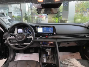 Hyundai Elantra 2.0 At